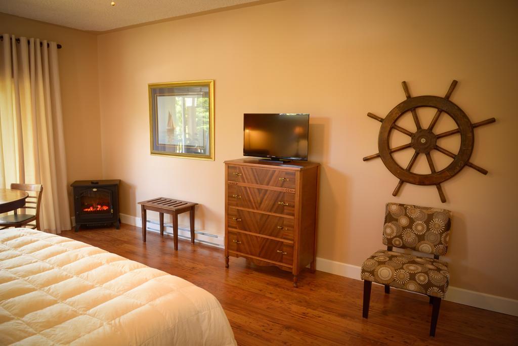 Ocean Mist Guesthouse Ucluelet Buitenkant foto