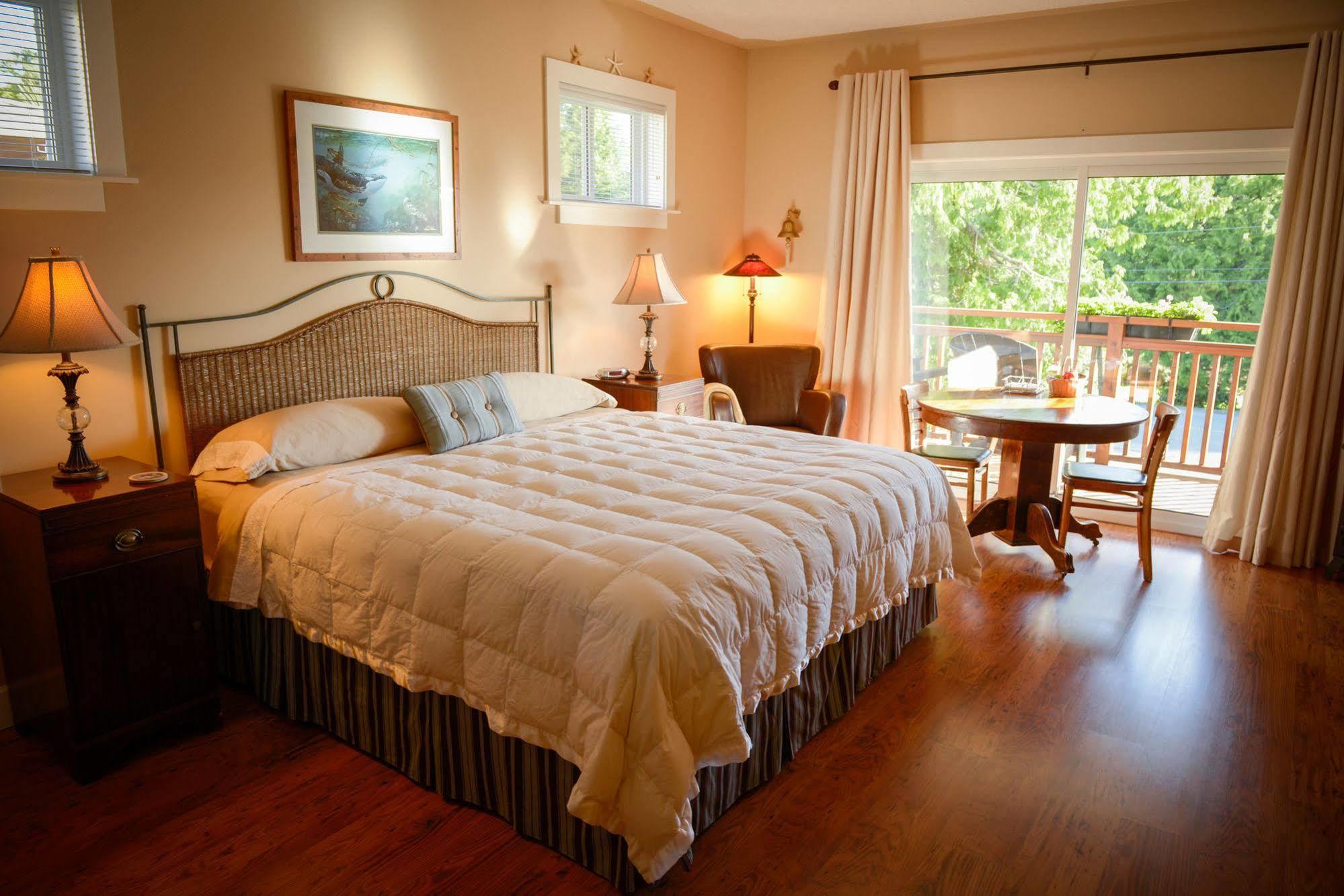 Ocean Mist Guesthouse Ucluelet Buitenkant foto